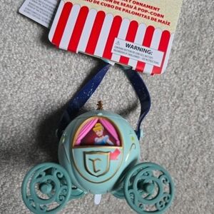 DISNEY CINDERELLA  PUMPKIN COACH LIGHT UP POPCORN ORNAMENT NWT